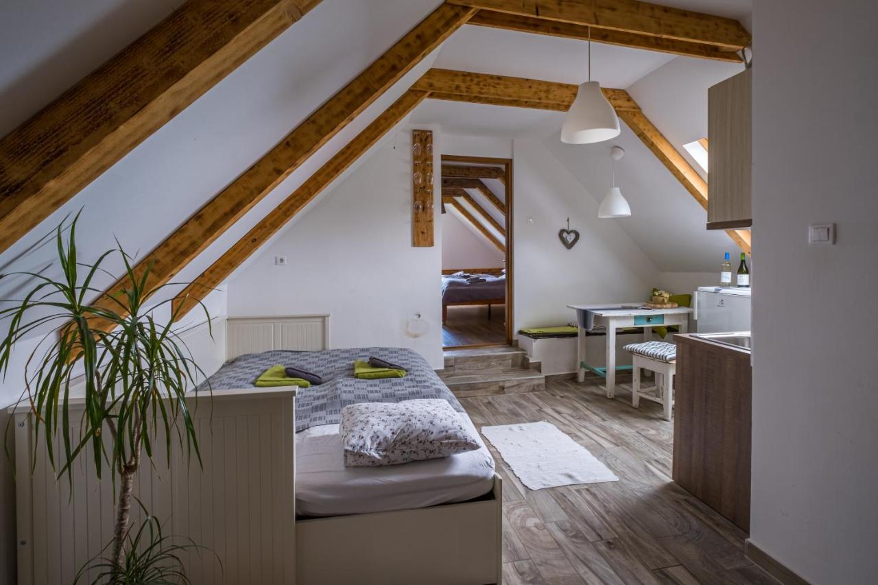 Tagyon Birtok Mandula Apartmanhaz Buitenkant foto